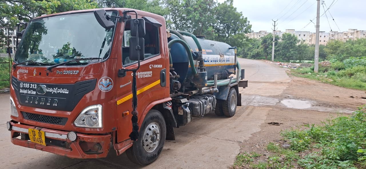 Sri Balaji Septic Tank Cleaning Lorry - Service in Hyderabad